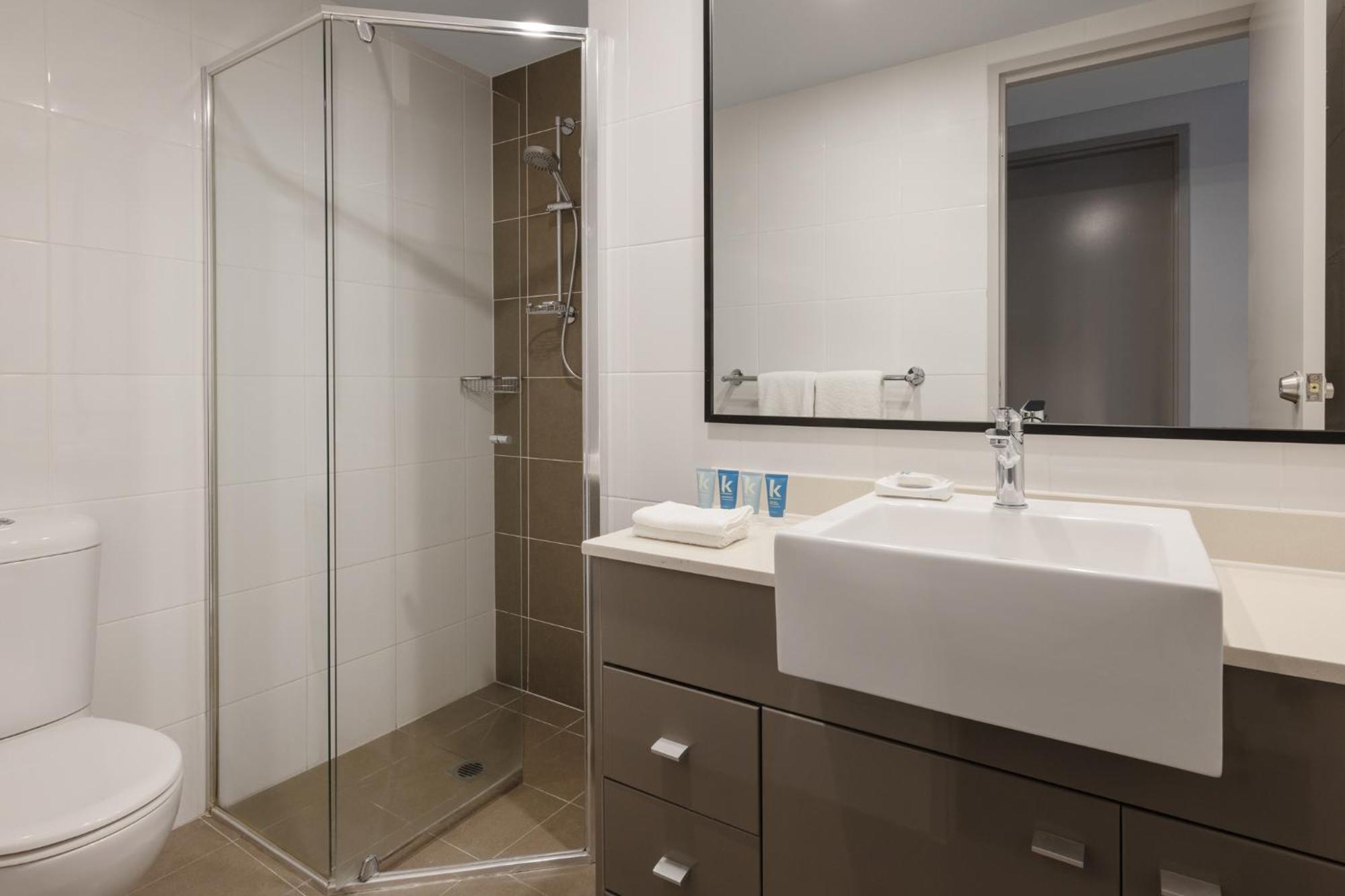 Hotel Meriton Broadbeach 5*