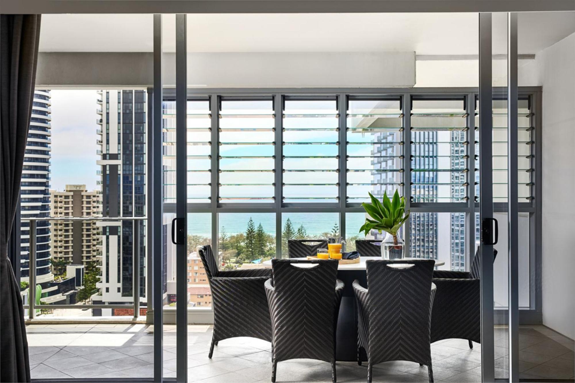 Hotel Meriton Broadbeach Gold Coast