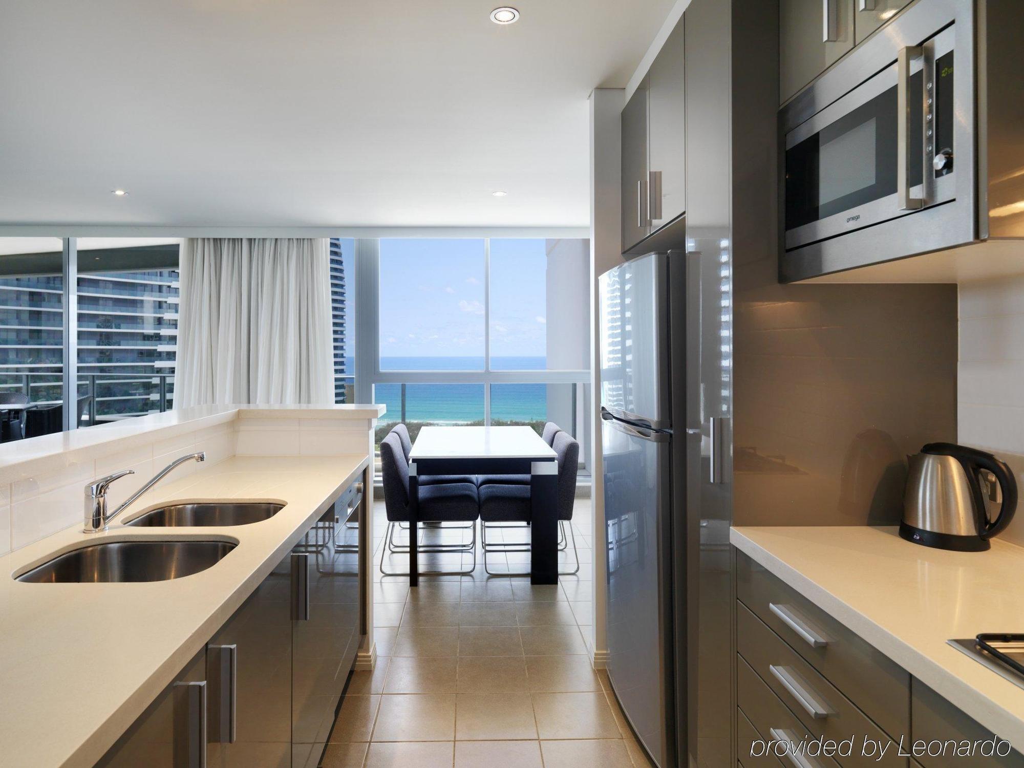 Meriton Broadbeach Hotel Gold Coast