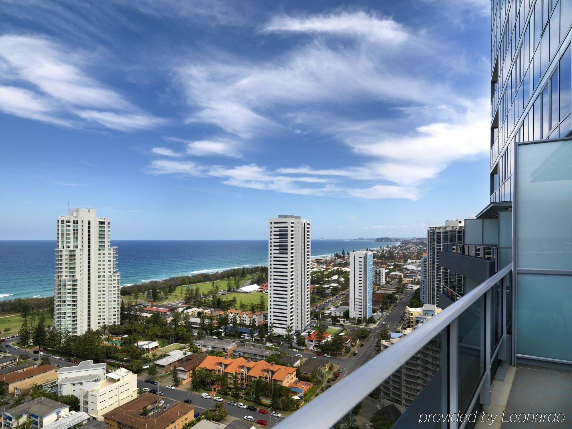 Meriton Broadbeach Hotel 5*